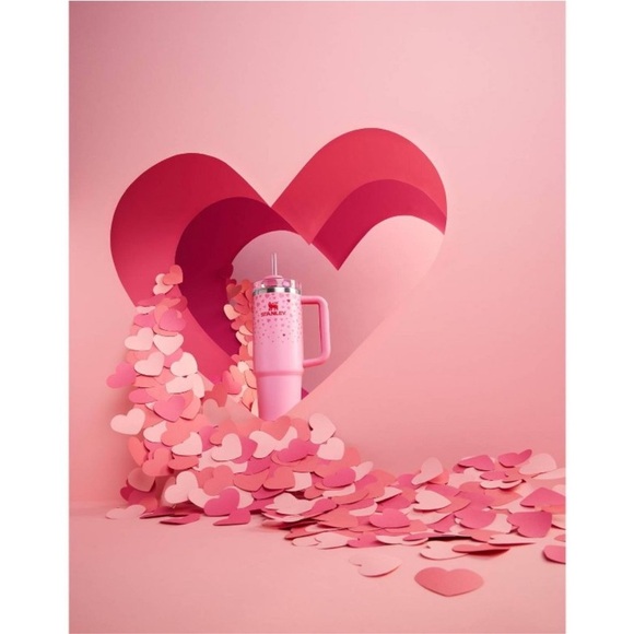 Stanley 30 oz Stainless Steel H2.0
Flowstate Quencher Tumbler Sweet
Hearts - Picture 4 of 10